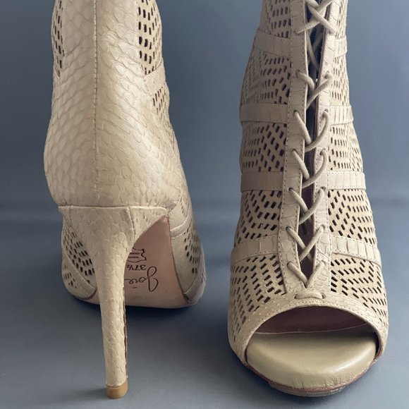 Joie Shari Laser Cut Heel In Buff - Picture 2 of 6
